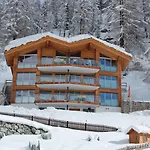 Nepomuk Daire Zermatt